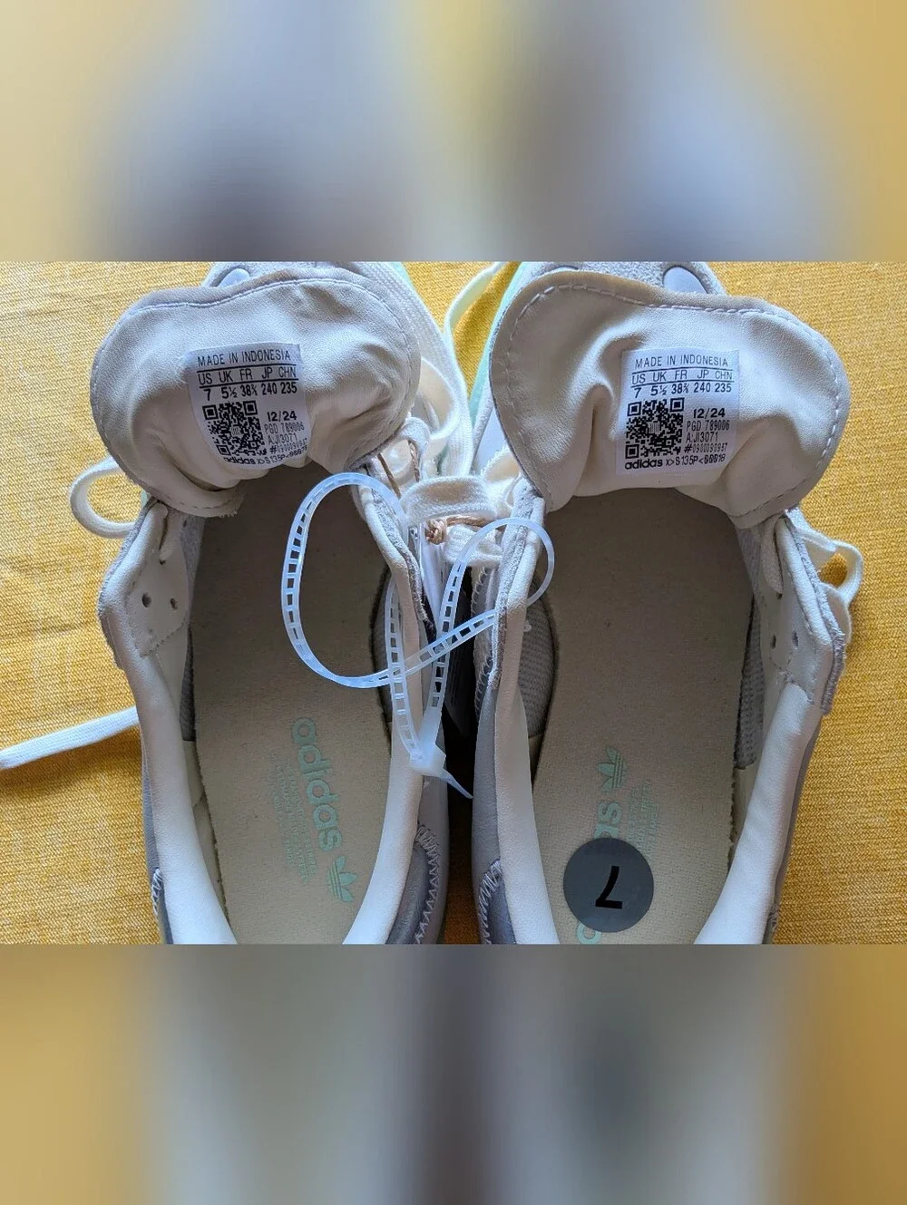 Adidas Sambae Retro Sneaker in Cream & Mint Green